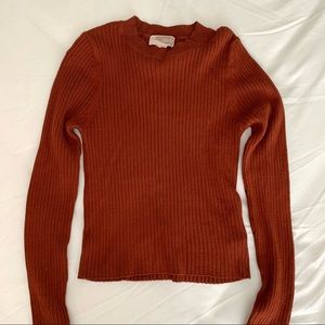 Maroon ribbed top